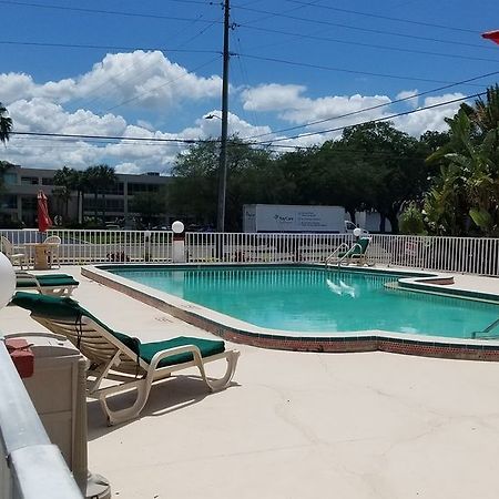 Clearwater Inn Safety Harbor Exterior photo