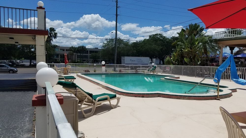 Clearwater Inn Safety Harbor Exterior photo